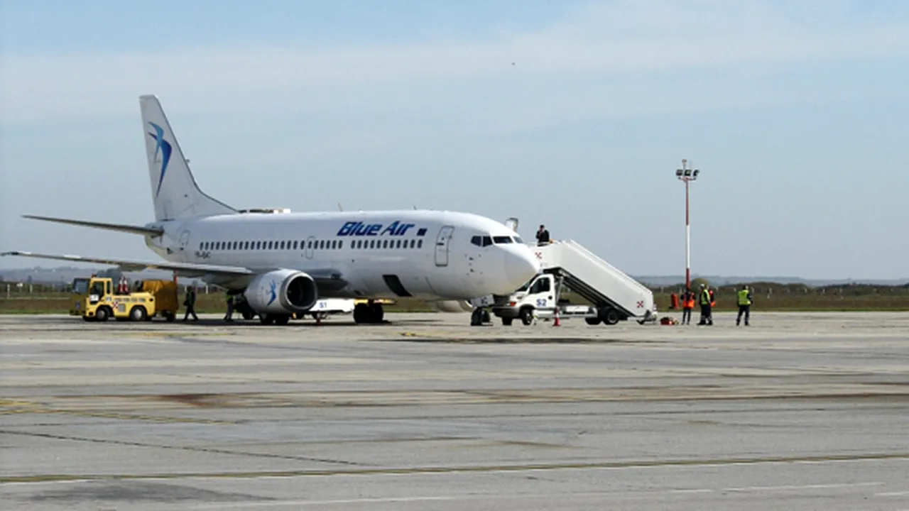 O aeronavă Blue Air pe ruta Bucureşti - Koln a aterizat de urgenţă la Timişoara. Pasagerii au plecat spre destinaţie după 4 ore