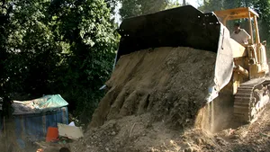 Zeci de tabere ilegale din zona Romei, demolate în urma violurilor comise de imigranţi