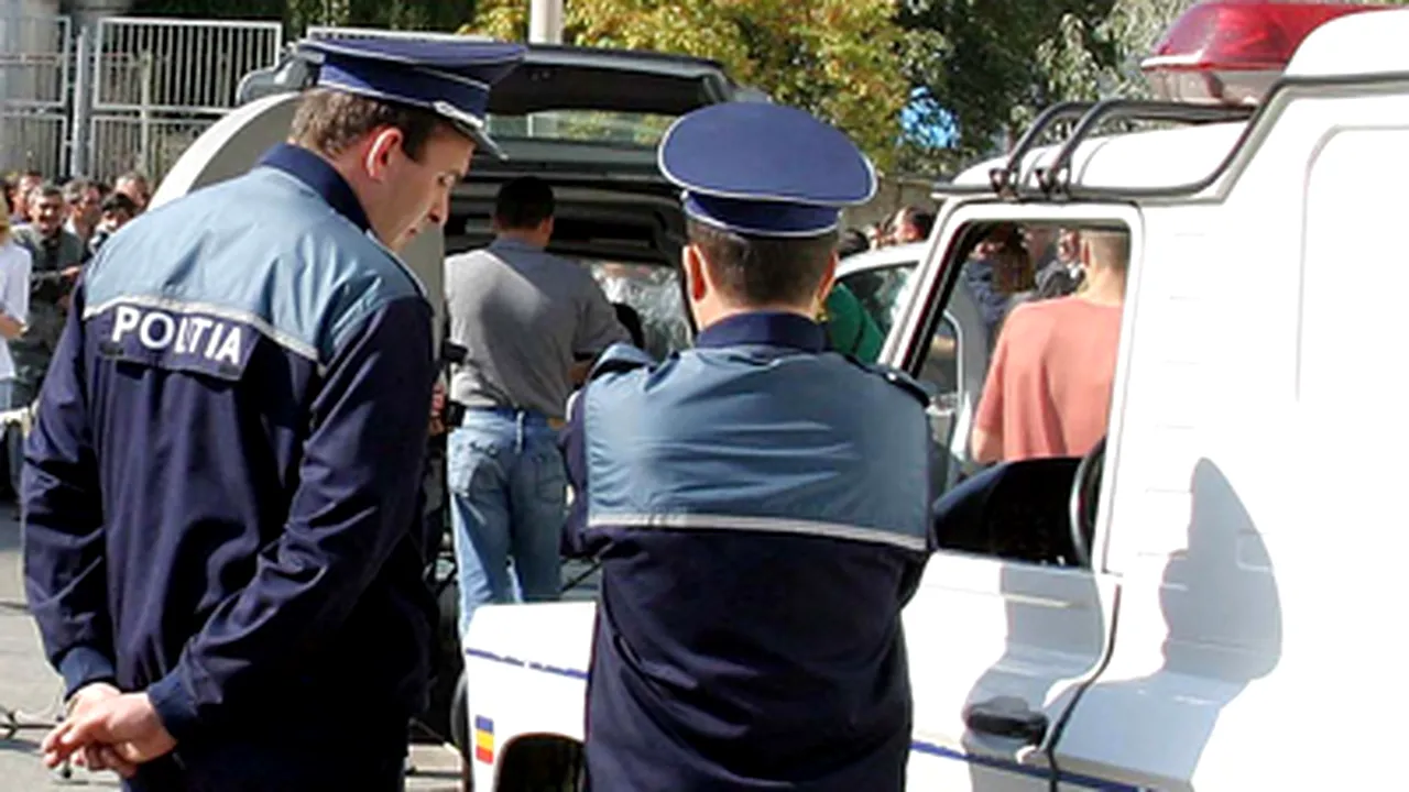 Iaşi: Poliţist comunitar, muşcat de mână de un scandalagiu