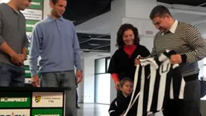 Universitatea Cluj a strâns 14.200 de lei în urma unei licitaţii pentru o acţiune caritabilă