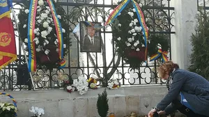 Peste 150 de ieşeni şi români de peste Prut au participat la slujba oficiată pentru Regele Mihai, la Mitropolie/ Filozoful Mihai Şora: Unul dintre oamenii mari ai ţării nu mai e printre noi - FOTO, VIDEO