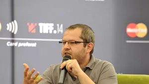 Porumboiu: Trebuie recuperată obişnuinţa românilor de a merge la cinema, prin refacerea sălilor