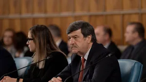 Instanţa supremă, aşteptată să pronunţe astăzi o soluţie definitivă în dosarul lui Toni Greblă, secretar general al Guvernului