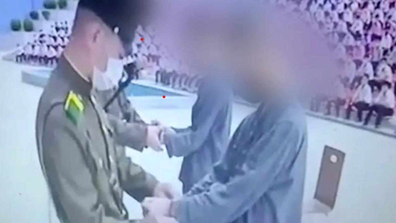 Doi adolescenţi nord-coreeni au fost condamnaţi la muncă silnică fiindcă au urmărit K-pop