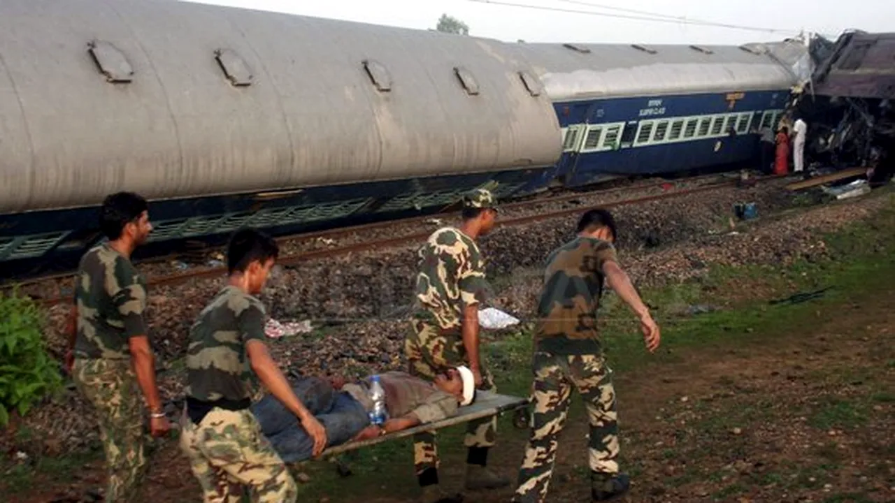 Cel puţin 115 morţi, după deraierea trenului din India