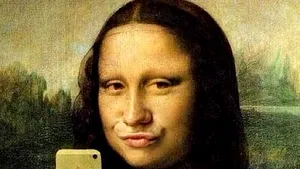COMENTARIU Lelia Munteanu: Selfie