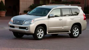 Toyota a suspendat vânzarea unui model Lexus pe toate pieţele de comercializare