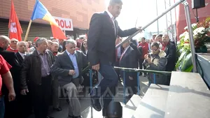 UNPR a sărbătorit 5 ani de la înfiinţare cu discursuri, muzică, viţel la proţap, mici şi bere - FOTO