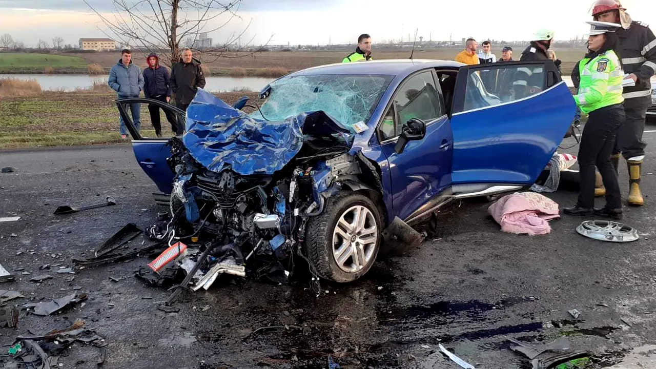 Bilanţ negru de sărbători: 27 de morţi în accidente rutiere, în ultimele 72 de ore. Poliţiştii au reţinut aproape 400 de permise de conducere