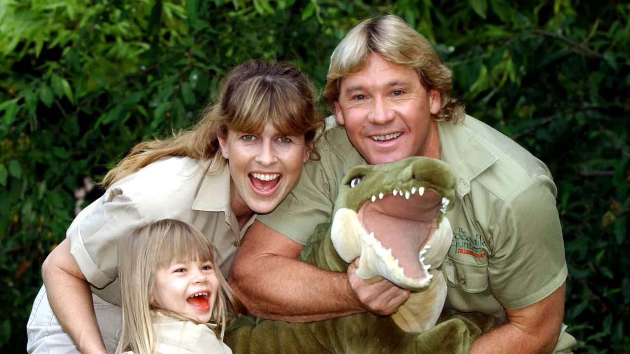 Au trecut 14 ani de când vânătorul de crocodili, Steve Irwin, s-a stins din viaţă. Familia i-a adus omagiu pe reţelele de socializare