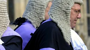 Translatorii români, printre cei mai solicitaţi de tribunalele britanice