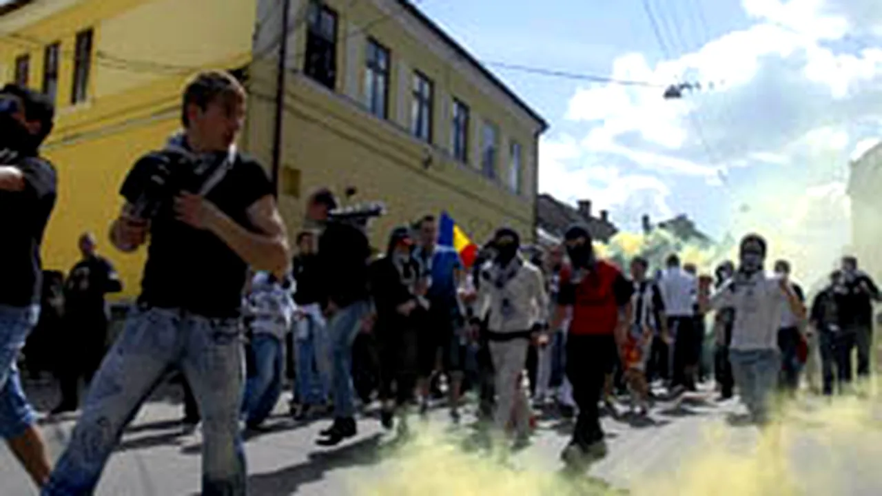 Cel puţin zece persoane implicate în incidentele de miercuri de la Cluj, duse la Poliţie