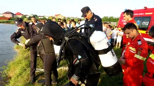 FOTO, VIDEO Tânăr de 18 ani, scos de scafandri dintr-un lac din localitatea Vidra şi transportat la spital 