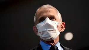 SUA: Populaţia generală se vaccinează mai târziu. Dr Anthony Fauci a corectat estimarea iniţială dată pentru luna aprilie