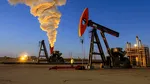 Prețul petrolului stagnează în așteptarea deciziilor Trump și OPEC+