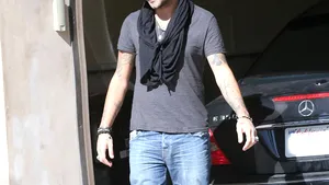 Împăcare pentru Eva Longoria şi Eduardo Cruz? Fostul iubit al actriţei, fotografiat în timp ce ieşea din vila acesteia