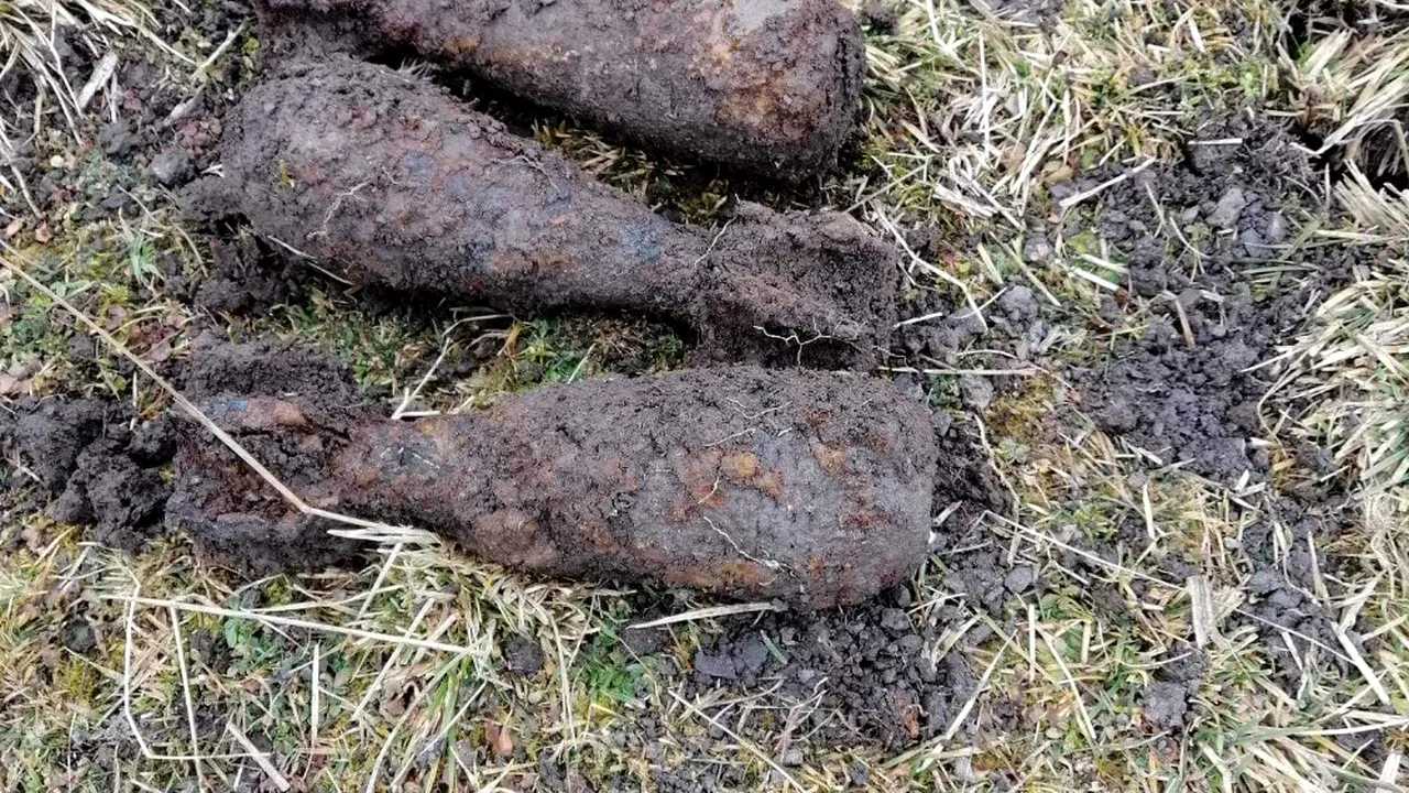 Cluj: 50 de bombe din Al Doilea Război Mondial, găsite în timpul unor lucrări la reţeaua de apă