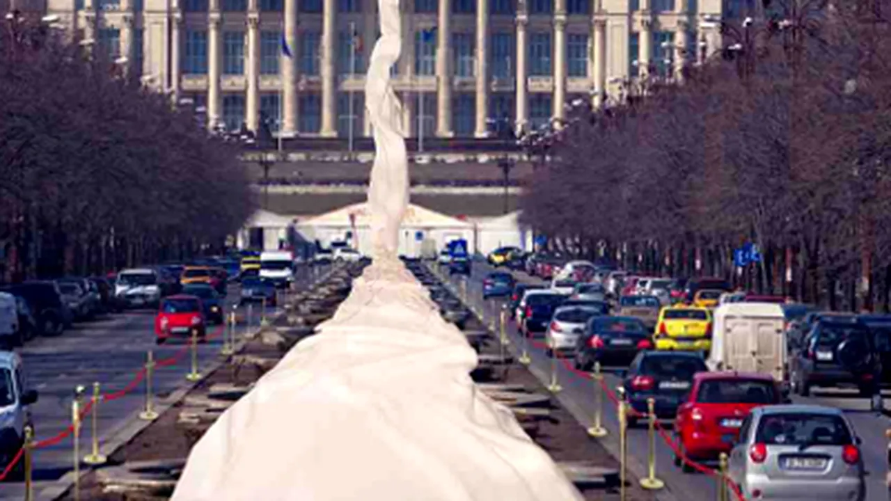 Bucureştiul pregăteşte cea mai lungă trenă de rochie de mireasă: Dacă olandezii nu ne lasă să intrăm în Europa, noi îi scoatem din Guinness Book