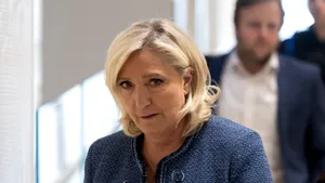 „Îl vom urma ca exemplu pe Martin Luther King”. Marine Le Pen anunță că va lupta „pașnic” împotriva condamnării primite