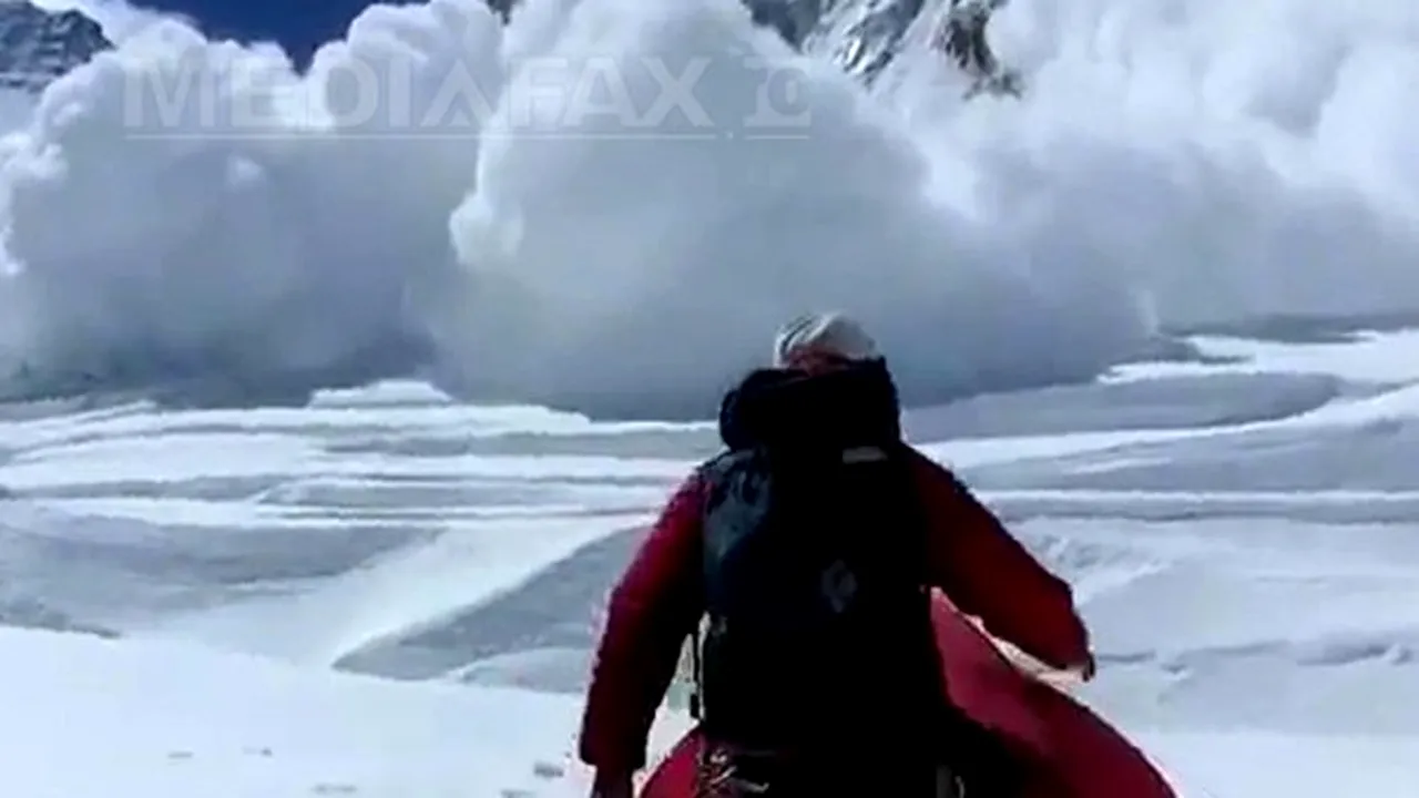 Riscul producerii de avalanşe în Munţii Făgăraş a crescut