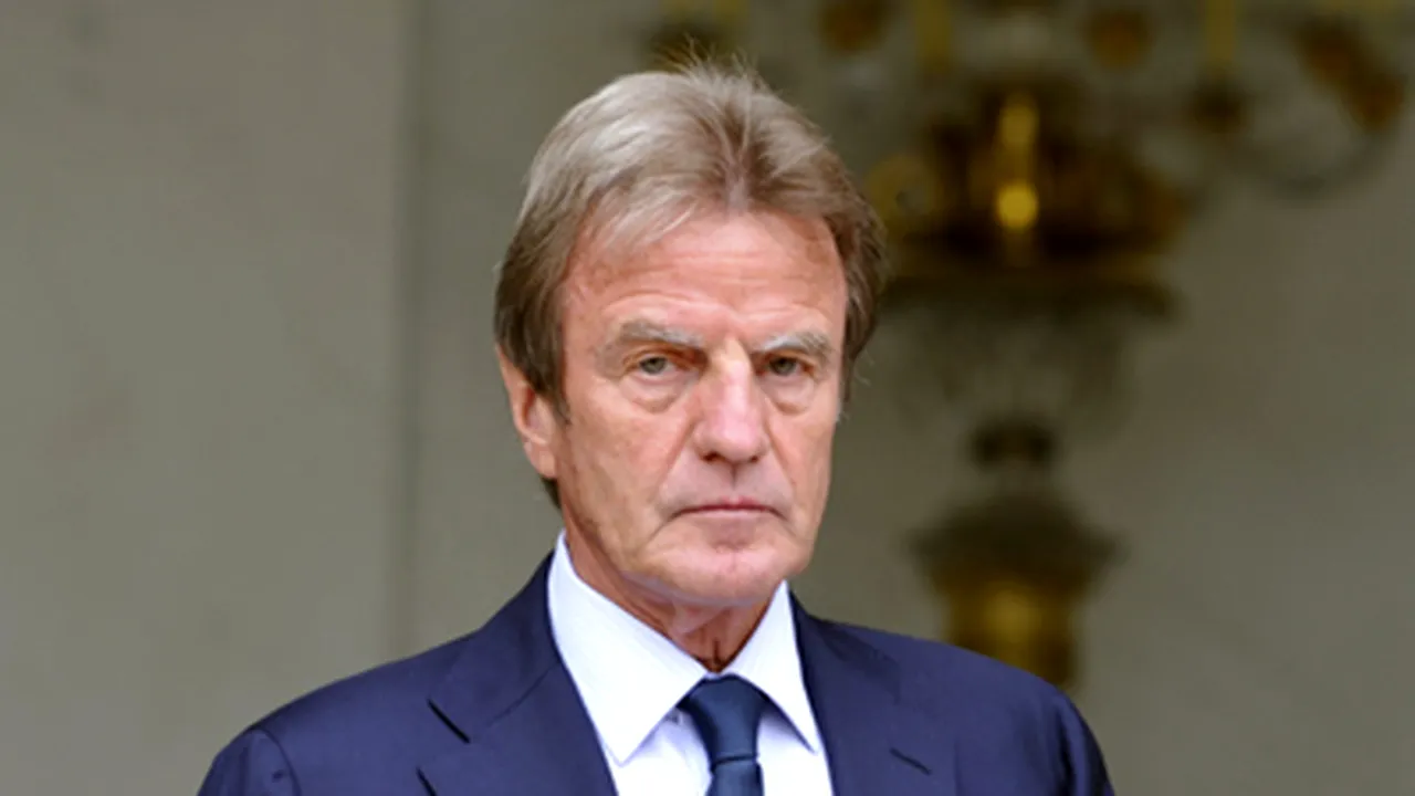 Kouchner recunoaşte 