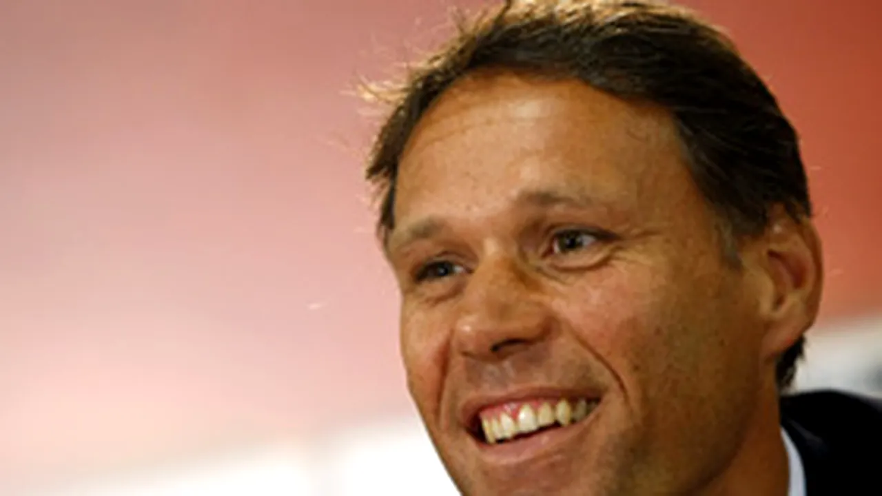 Van Basten a refuzat echipele FC Barcelona şi AC Milan