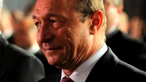 Băsescu cu lacrimi în ochi: Un model de viaţă poate fi generat de cei de vârsta a treia, ca mine