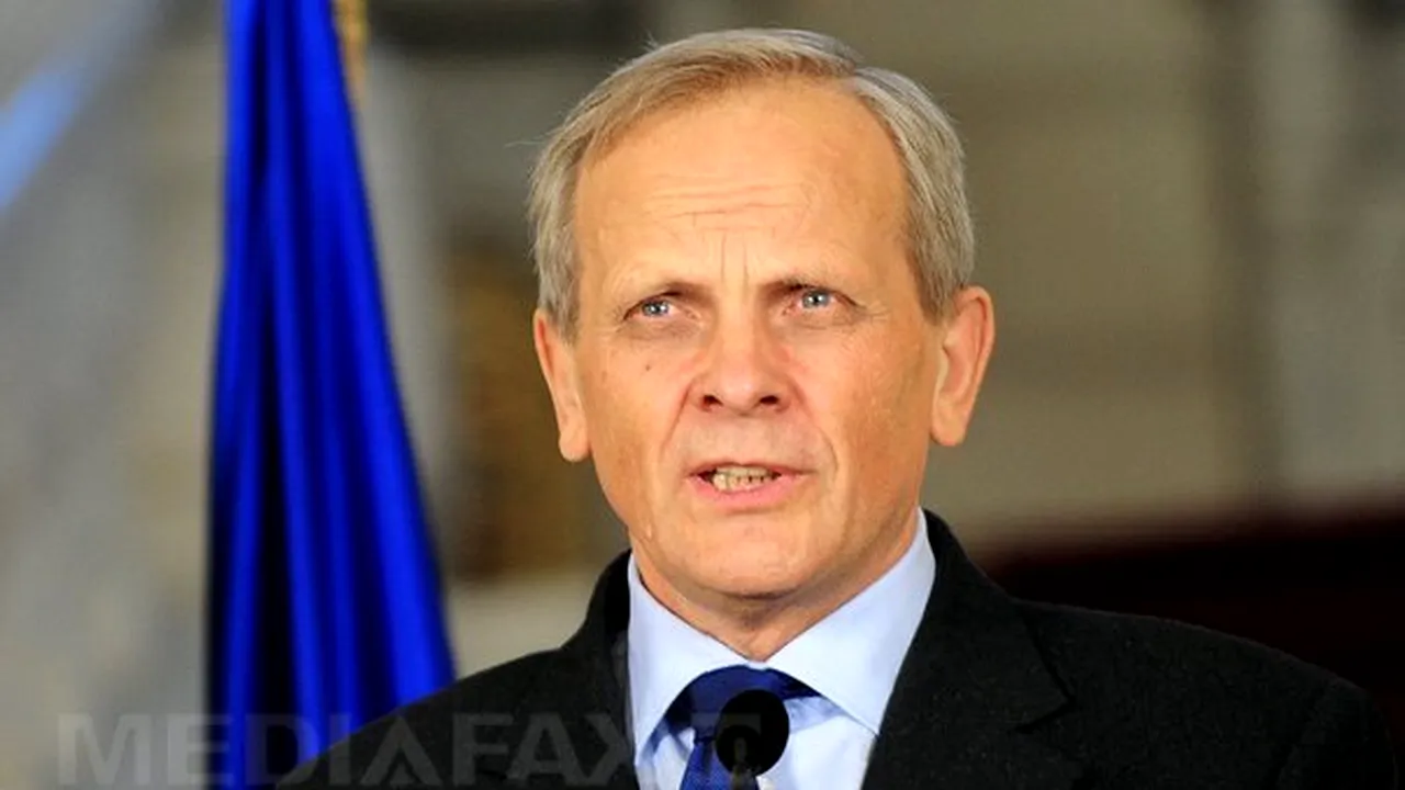 Stolojan: Băsescu ne-a prezentat propunerile de modificare a Constituţiei: referendumul, suspendarea