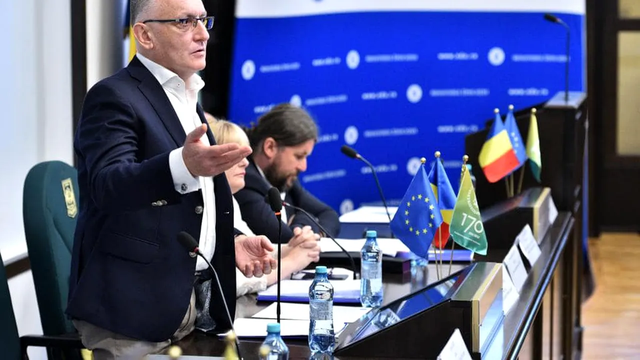 Explicaţiile lui Cîmpeanu pentru organizarea consultărilor pe legile Educaţiei în timpul vacanţei