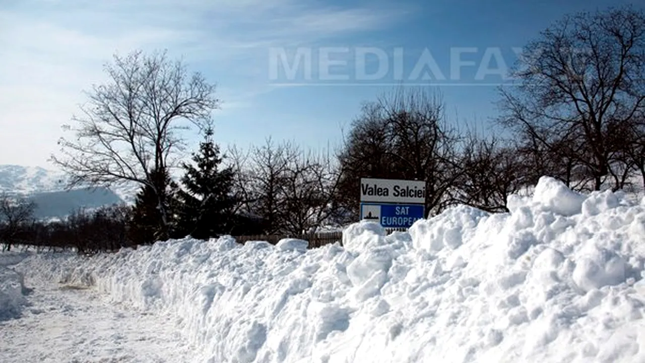 REPORTAJ: Valea Salciei - o localitate îngropată în zăpadă, unde oamenii au pâine după câteva săptămâni - GALERIE FOTO