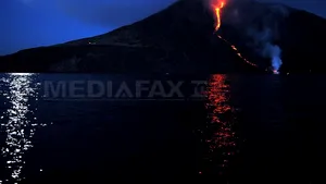 Spectacolul naturii: Vulcanul Stromboli a erupt - GALERIE FOTO