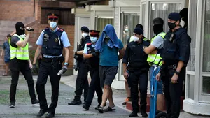 Doi algerieni suspectaţi de activităţi teroriste au fost arestaţi în Barcelona 