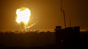 Israelul a atacat poziţii militare din Siria, după ce o rachetă siriană a explodat în aproprierea unui complex nuclear din Israel