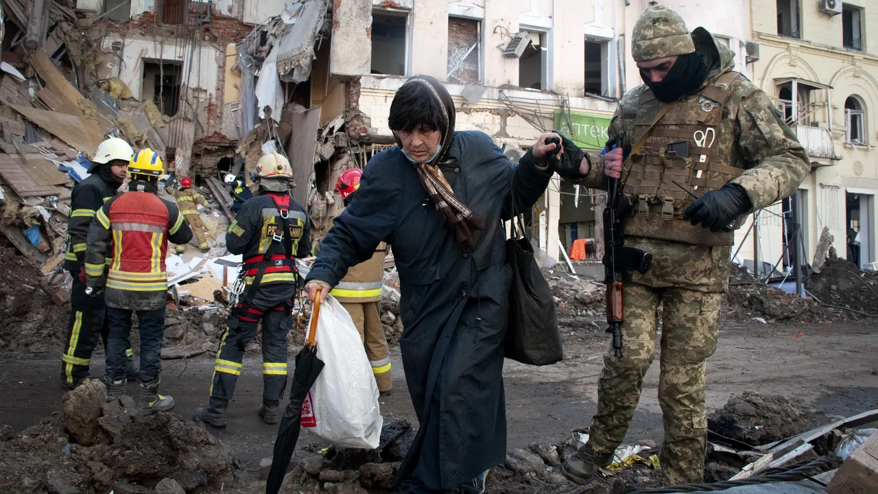 Crucea Roşie se pregăteşte pentru o nouă încercare de a ajuta civilii să scape din Mariupol