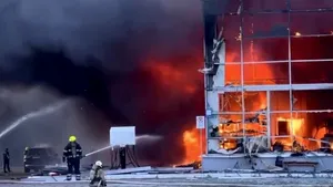 Un oficial ucrainean acuza Rusia de crimă de război pentru atacul de la mall. Centrul comercial, lovit de o rachetă a ruşilor. Zece morţi şi 40 de răniţi