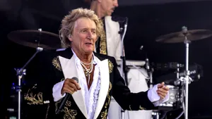 Sir Rod Stewart își anulează restul turneului de adio după o intervenție la inimă
