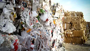 10 tone de deşeuri de cauciuc, oprite la intrarea în ţară prin Vama Borş