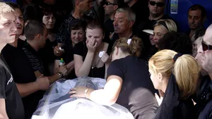 Mii de gălăţeni au participat la înmormântare a lui Marian Ivan (galerie foto)