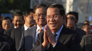 Franța judecă în lipsă doi bodyguarzi ai fostului premier cambodgian pentru un masacru din 1997