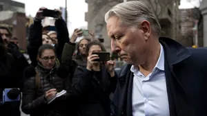 Un fost agent FBI recunoaşte că nu a declarat banii primiţi de la un partener de afaceri