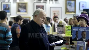 Oamenii politici, OMAGIU la moartea lui Cristian Ţopescu | Iohannis, despre Ţopescu: Vocea sa inconfundabilă a emoţionat o ţară întreagă/ Dragnea: Ne-a spus povestea celor mai frumoase momente din sport