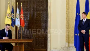 Ponta: Preşedintele şi prim-ministrul au salarii mai mici decât cel al unei secretare de companie