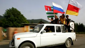 Locuitorii din Abhazia şi Osetia de Sud sărbătoresc recunoaşterea independenţei