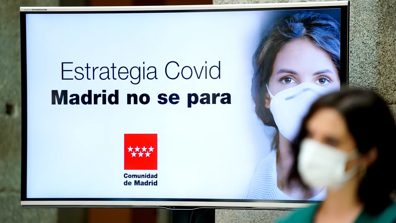 Masca devine obligatorie la terasele din Madrid, iar discotecile trebuie să păstreze datele clienţilor