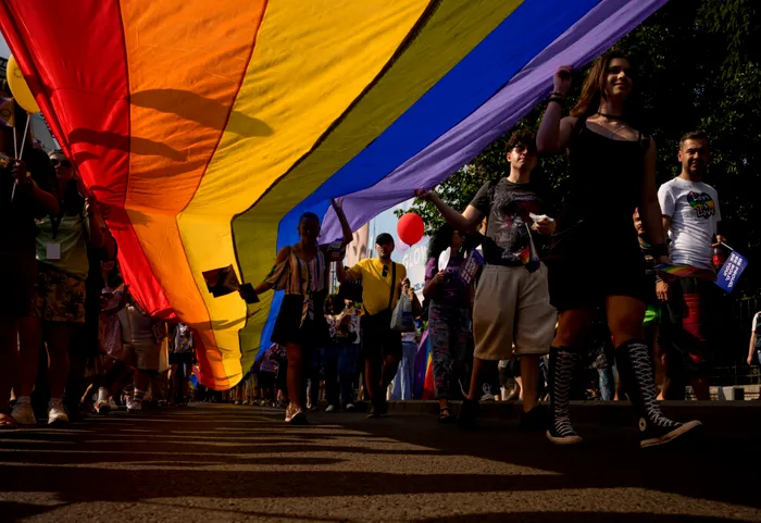 NEWS ALERT A început Bucharest Pride 2026: 30.000 de oameni sunt așteptați la marșul LGBT din Capitală