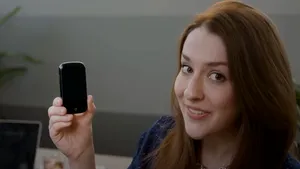 Cel mai mic smartphone cu sistem Android din lume. Cum arată mobilul cu diagonală de numai 7 centimetri?