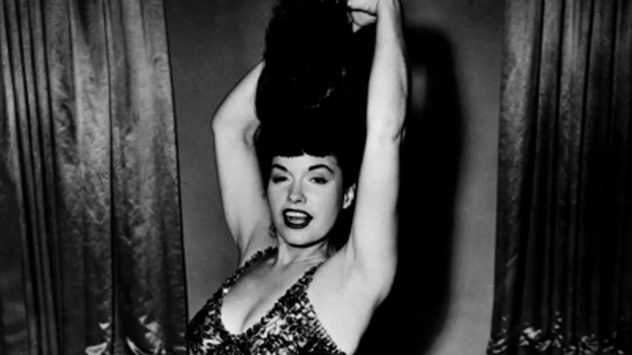 Bettie Page, simbolul Revolutiei sexuale din anii '60, a murit (video)