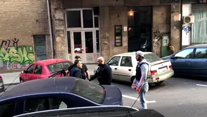 Dezvoltatorii complexului rezidenţial MetroCity Academiei au fost reţinuţi de Poliţia Capitalei. Bărbaţii sunt urmăriţi de autorităţile din Finlanda
