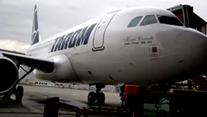 Bacău: Un avion care urma să decoleze a ieşit de pe pistă - VIDEO