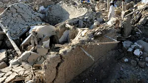 Cel puţin 215 morţi în urma seismului din Pakistan, potrivit unui nou bilanţ